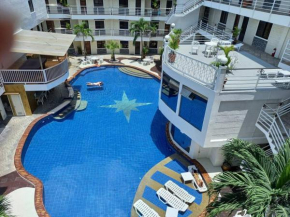 KANDI B12, Poolside, Free Netflix, 250 MBPS, 55